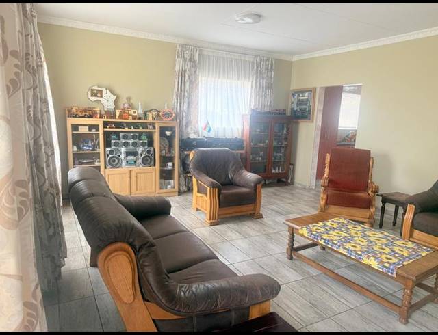 4 BEDROOM HOUSE FOR SALE IN KLIPPOORTJE